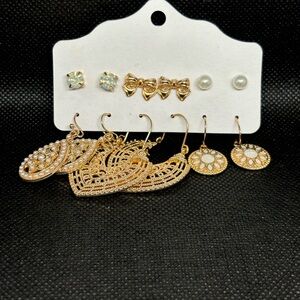 🔥4 For $25🔥

New Dainty Drop Earring Set